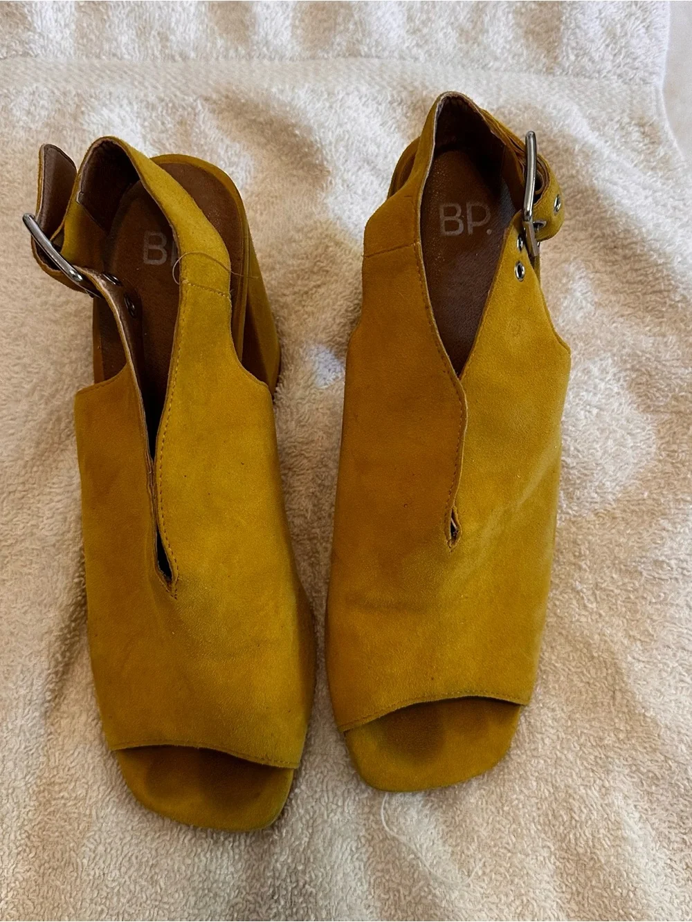 Brass Plum (BP) Yellow Suede Block Heel Slingback Sandals 7.5